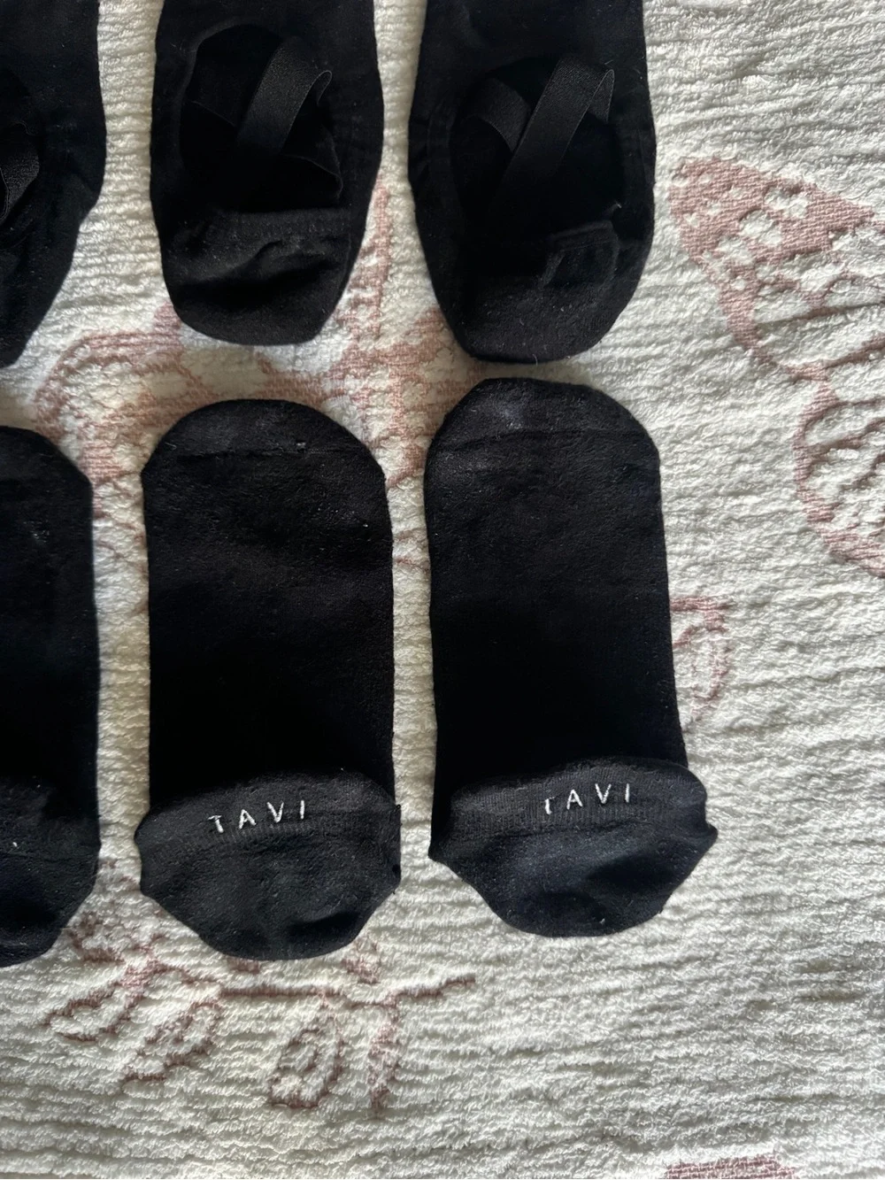 TAVI Women's Black No-Show Grip Socks - 8 Pairs